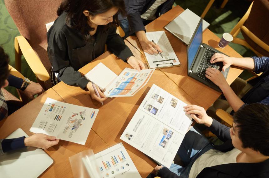 引っ張らないリーダーがチーム力を高める